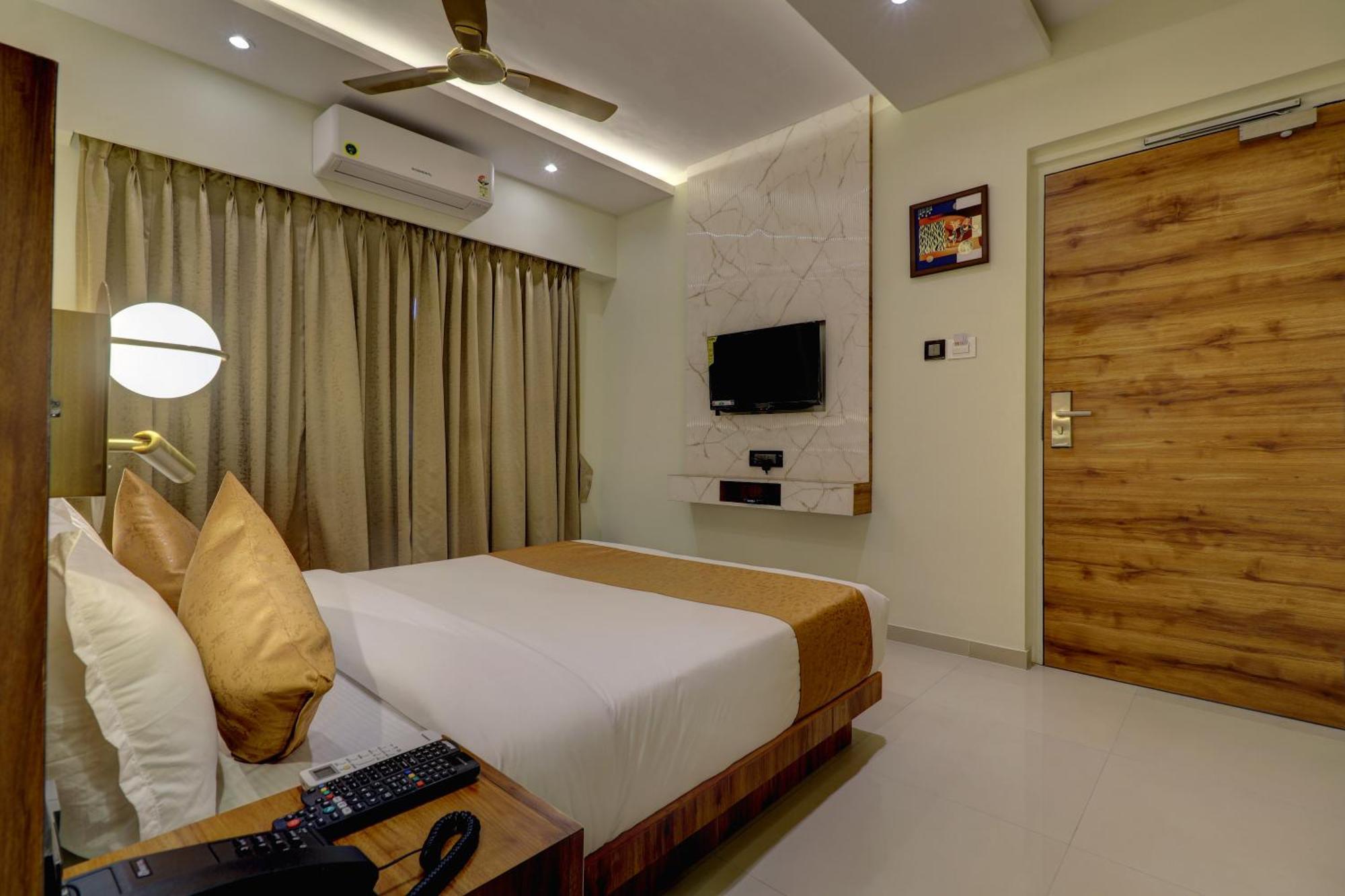 Home2 Suites And Service Apartments, Mumbai Airport Exterior photo